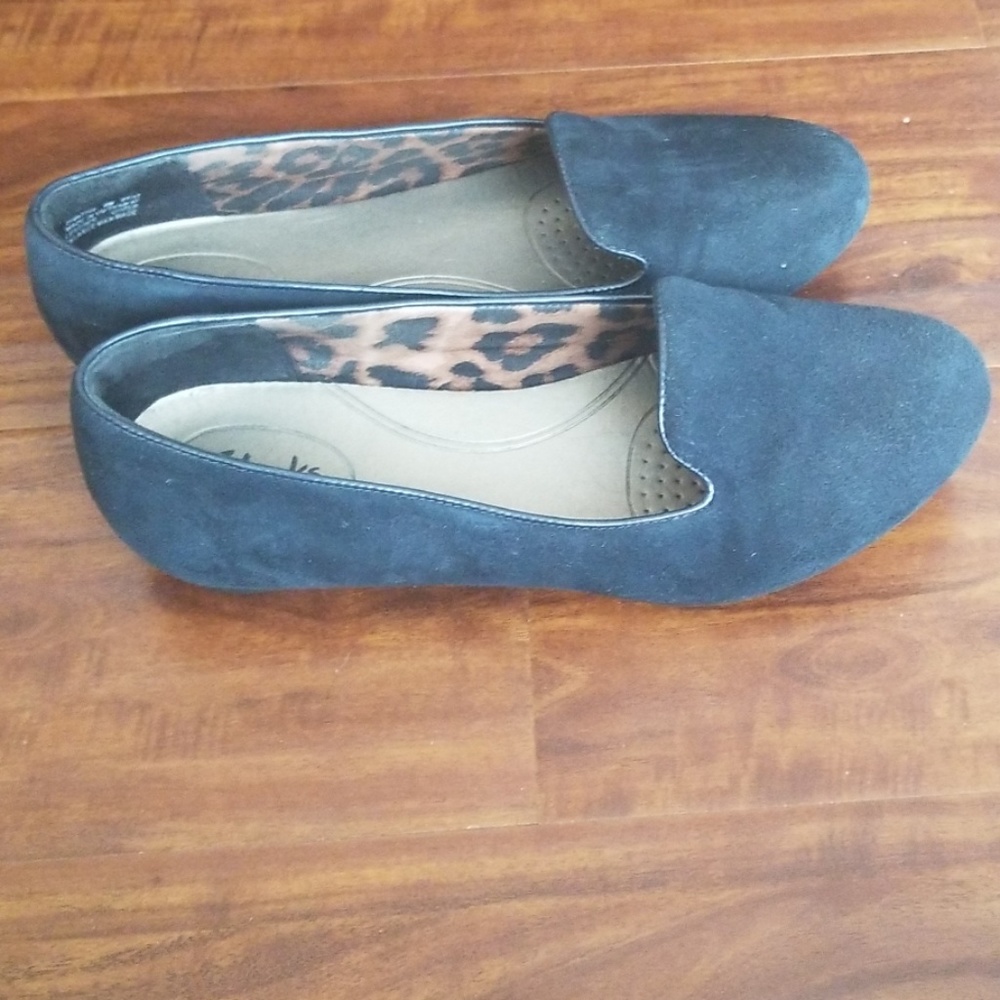 Clarks navy blue suede loafers